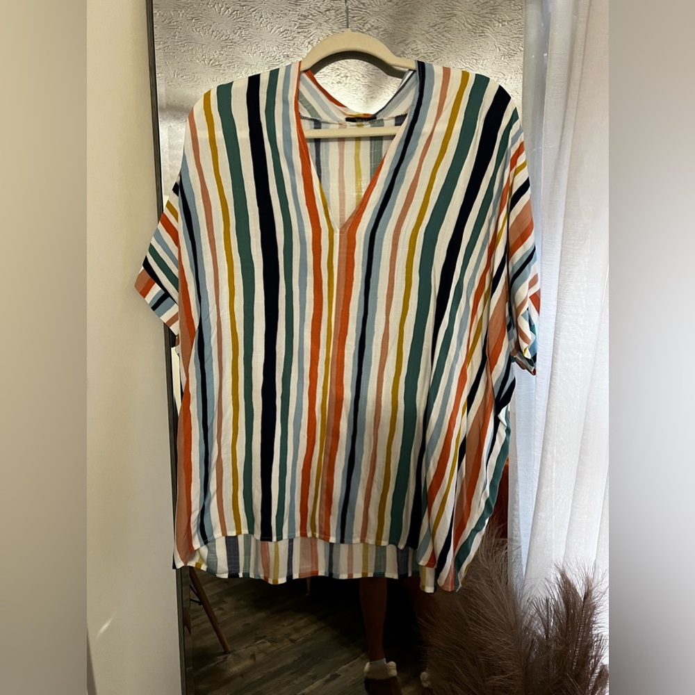 Boutique blouse. Size S.